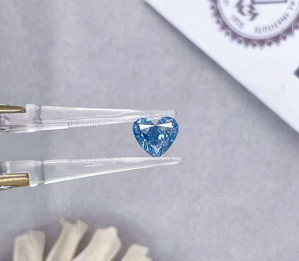 LGD Heart Modified Brilliant 1.51Ct 4054
