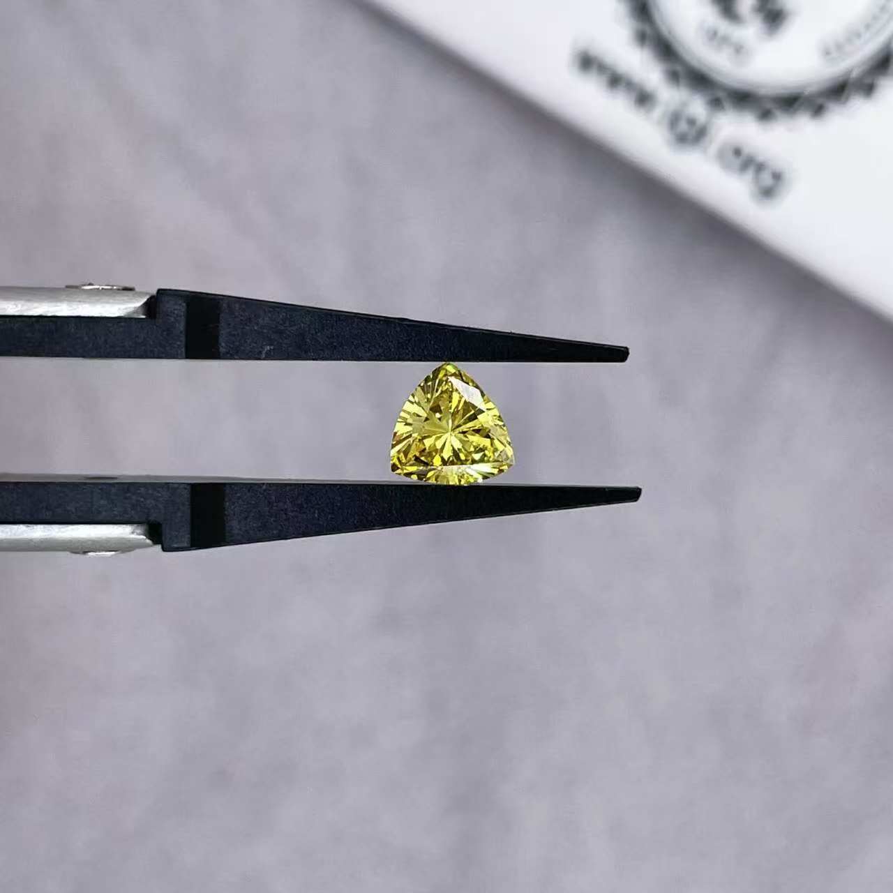 LGD Triangular Brilliant 0.7Ct 7656